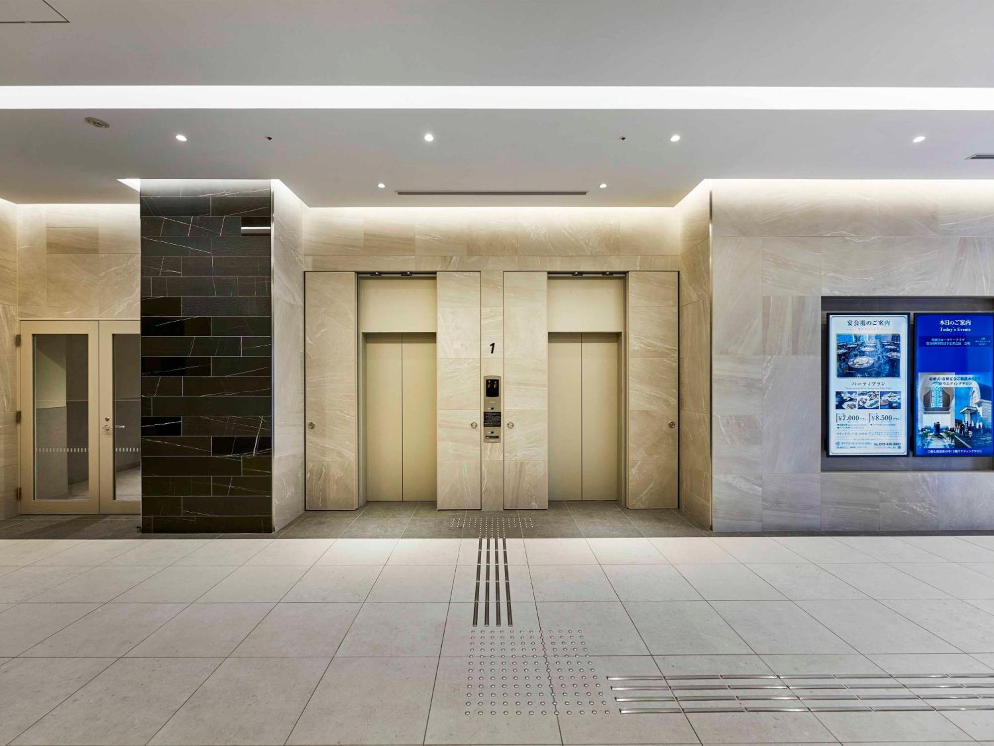 Daiwa Roynet Hotel Wakayama Esterno foto